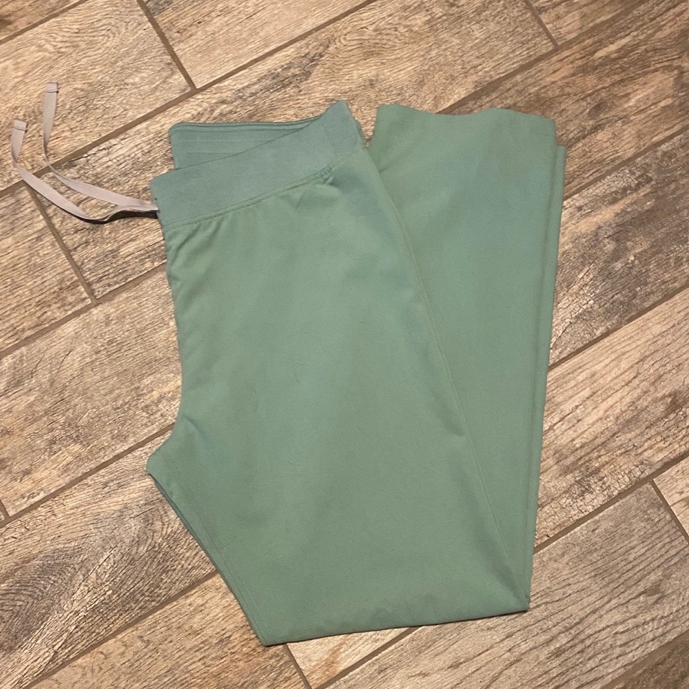 ‼️Figs scrub pants‼️